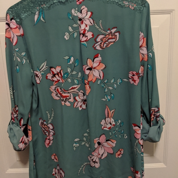 Candies Button Down Top - Picture 6 of 7